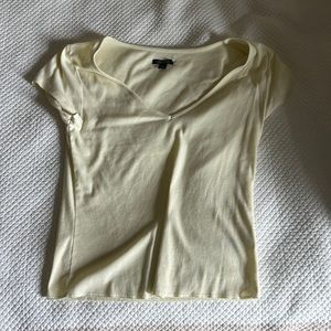 Plain yellow t shirt